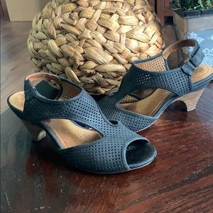 Clarks black leather sandals w/ 2 inch heel